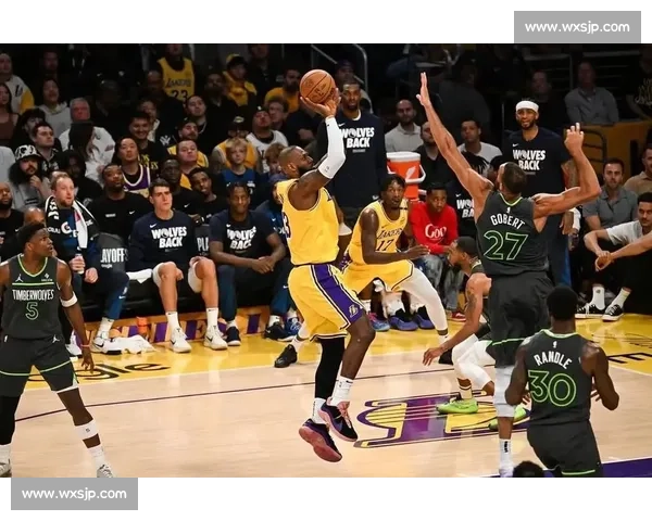 湖人热火总决赛第三场第四节生死时刻胜负全解析关键回合与巨星对决